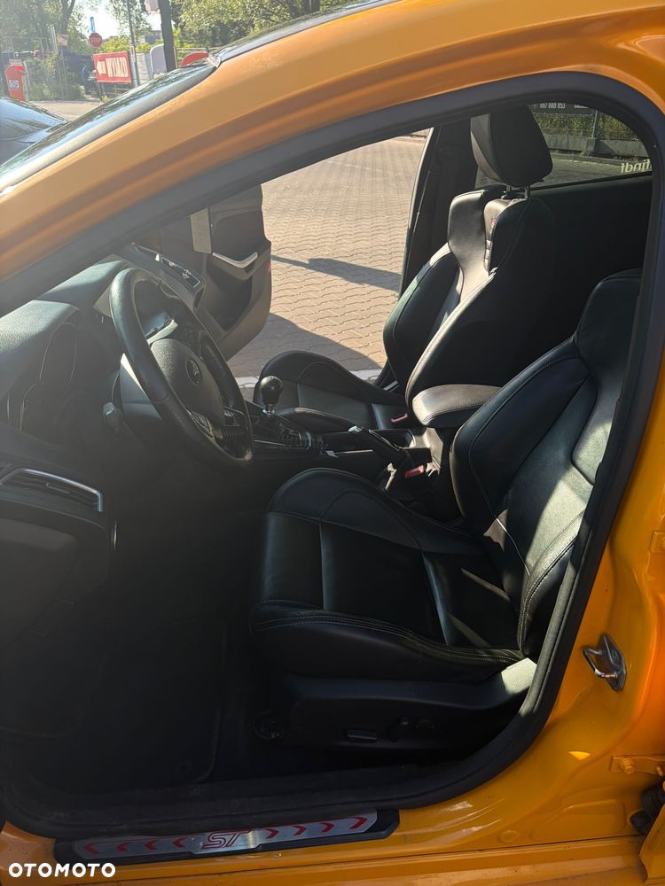 Ford Focus 2.0 EcoBoost ST - 10