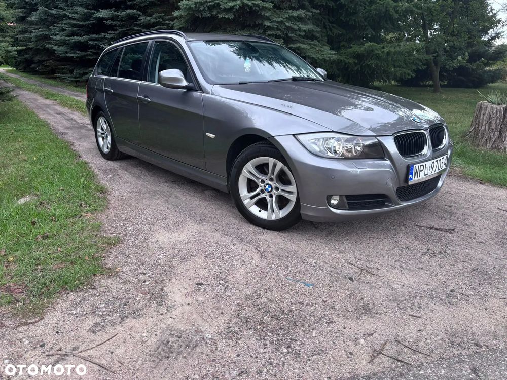 BMW Seria 3 318d DPF Touring - 15