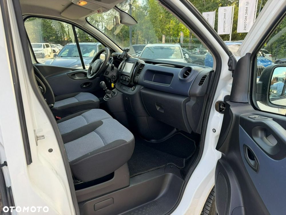 Opel Vivaro - 10
