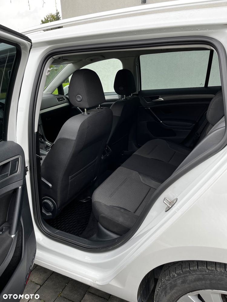 Volkswagen Golf 1.6 TDI BlueMotion Comfortline - 11