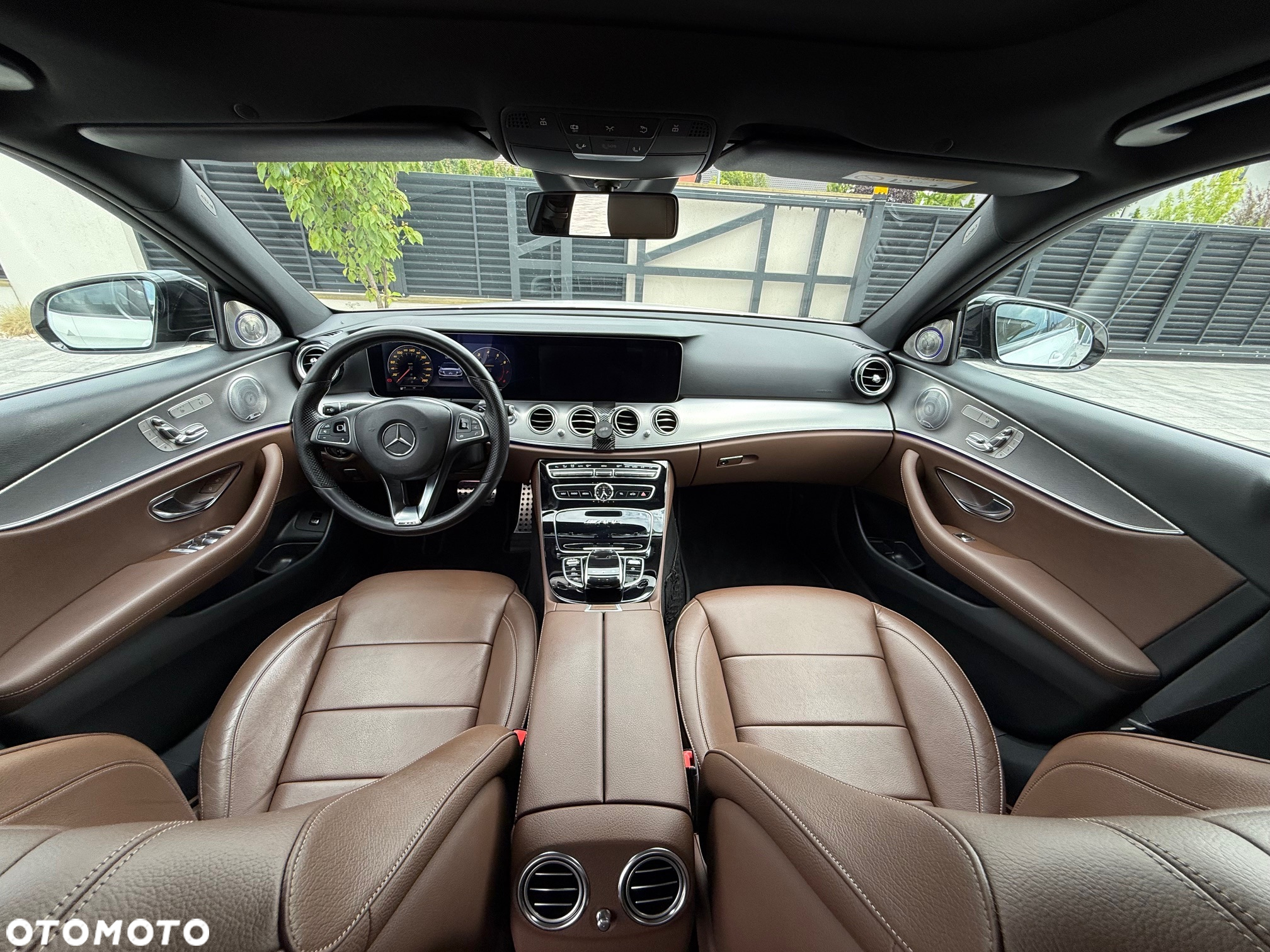 Mercedes-Benz Klasa E 400 4-Matic 9G-TRONIC - 23