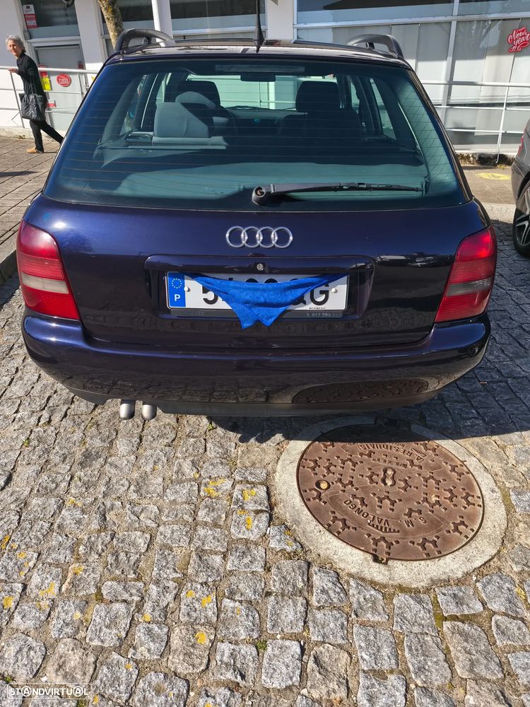Audi A4 Avant 1.9 TDI Attraction - 2