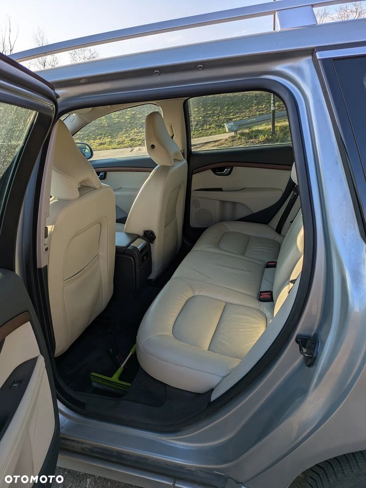 Volvo V70 D5 Summum - 5