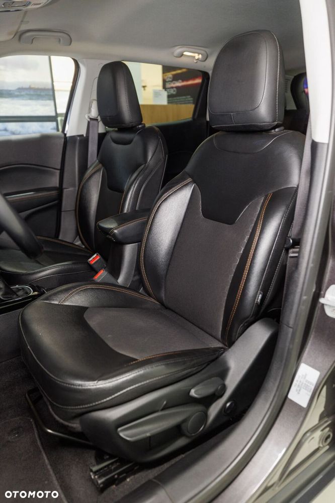 Jeep Compass 1.4 TMair Sport FWD S&S - 37