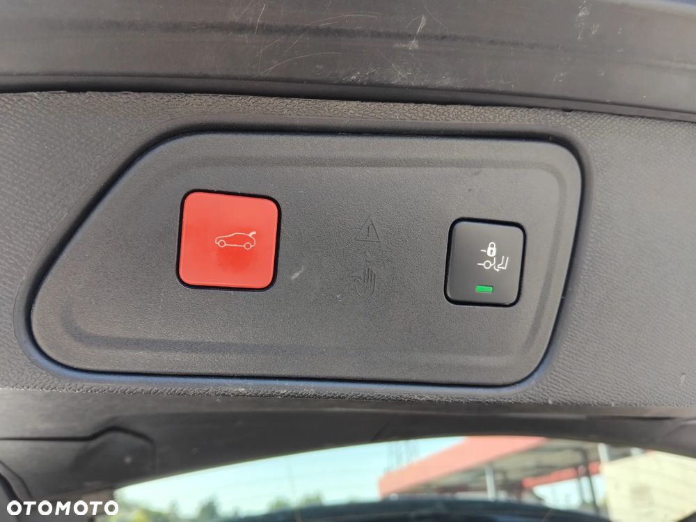 Peugeot 3008 BlueHDi 130 Stop & Start EAT8 Active Business-Paket - 23