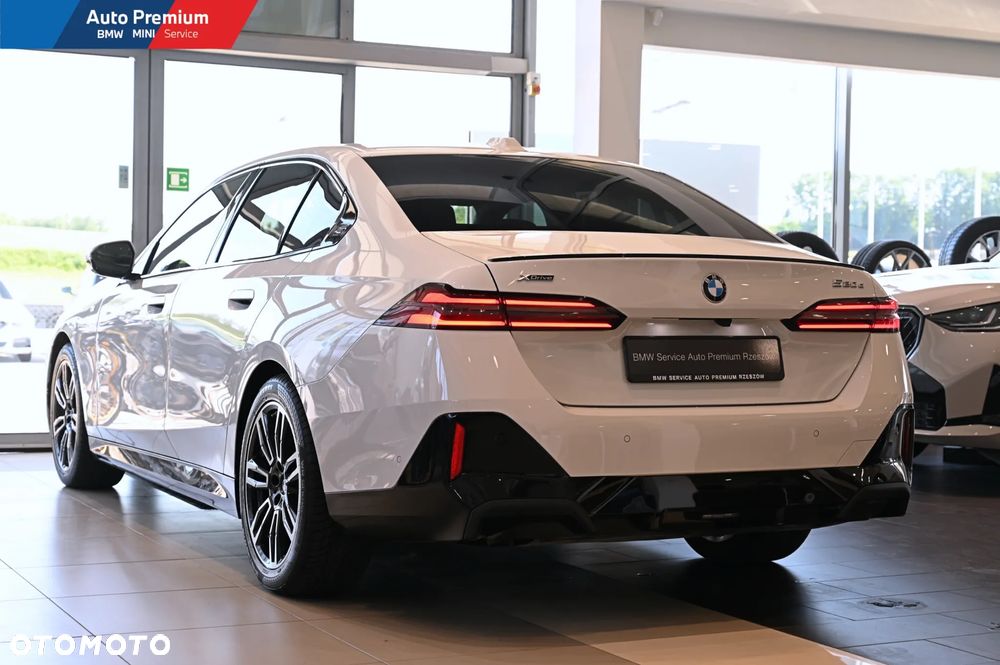 BMW Seria 5 520d xDrive mHEV - 22