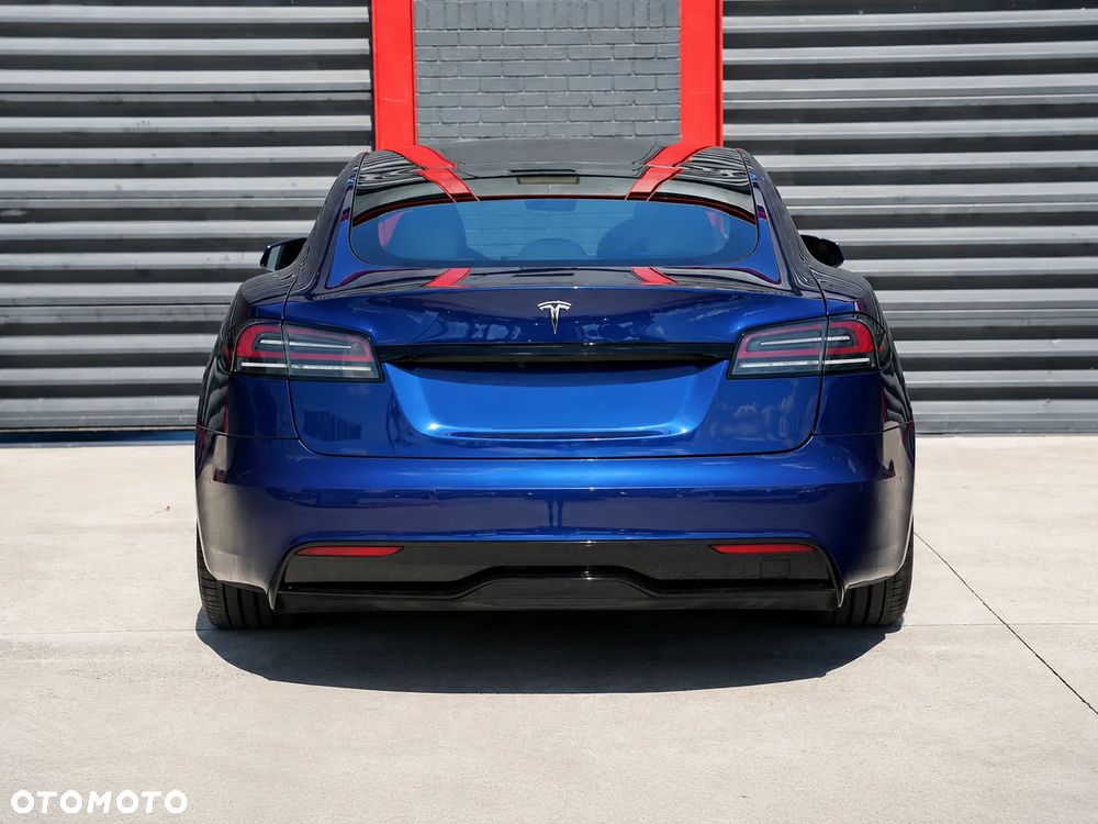 Tesla Model S - 9