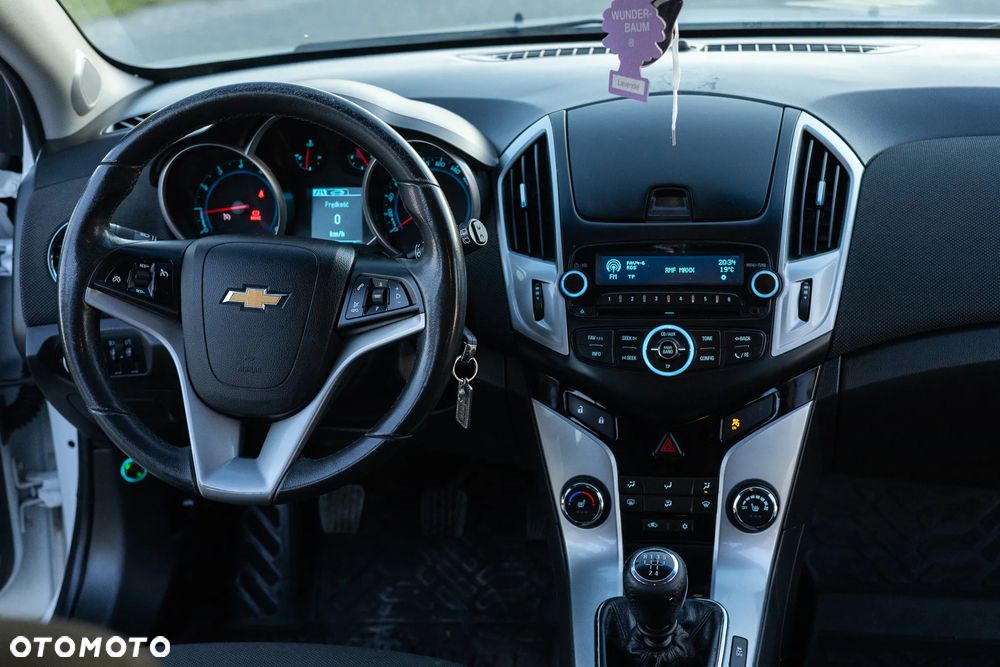 Chevrolet Cruze 1.8 LT - 33