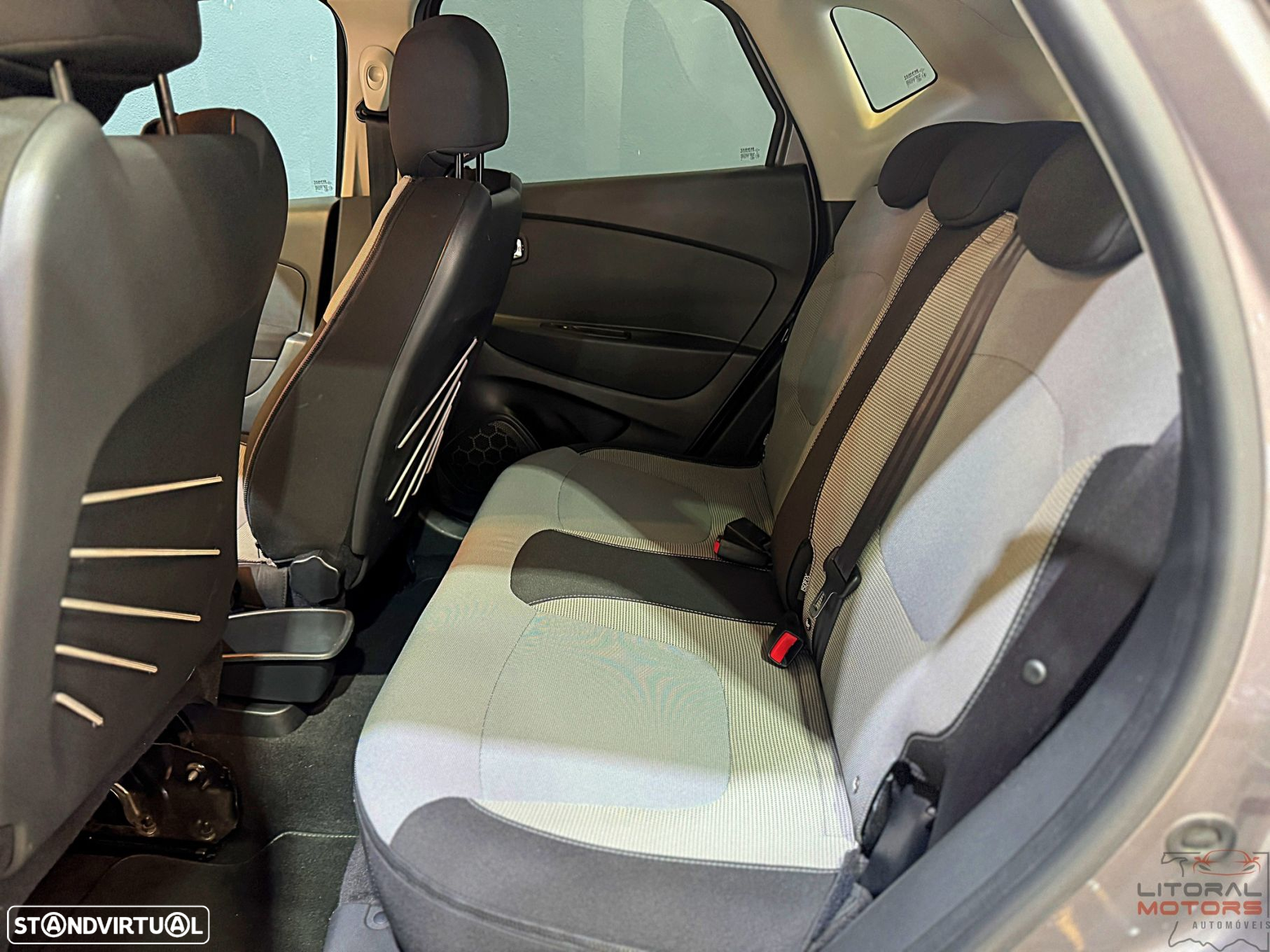 Renault Captur 1.5 dCi Exclusive XMOD EDC - 16