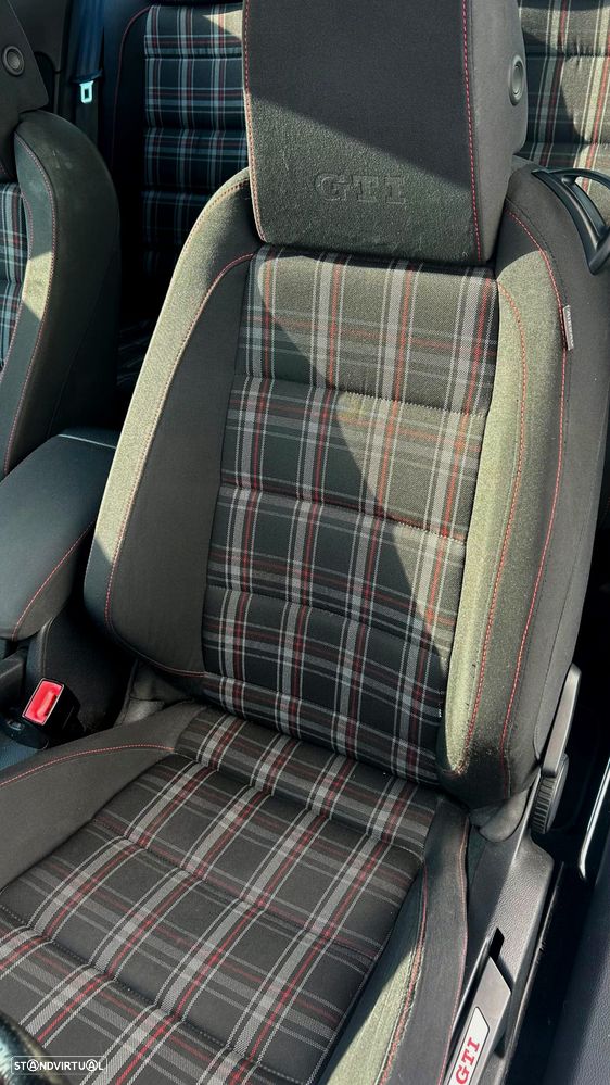 VW Golf 2.0 GTI - 11