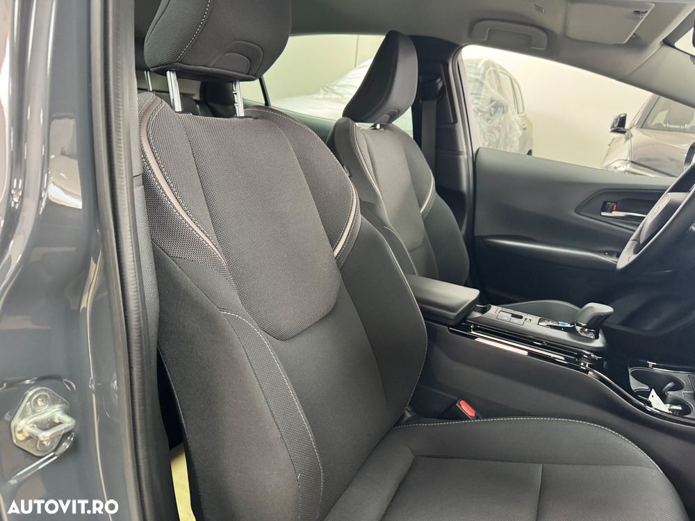 Toyota Prius 2.0 FWD PHEV Exclusive - 14