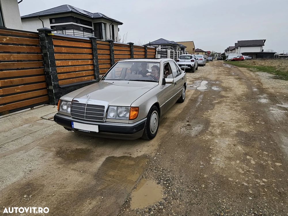 Mercedes-Benz W124 - 1