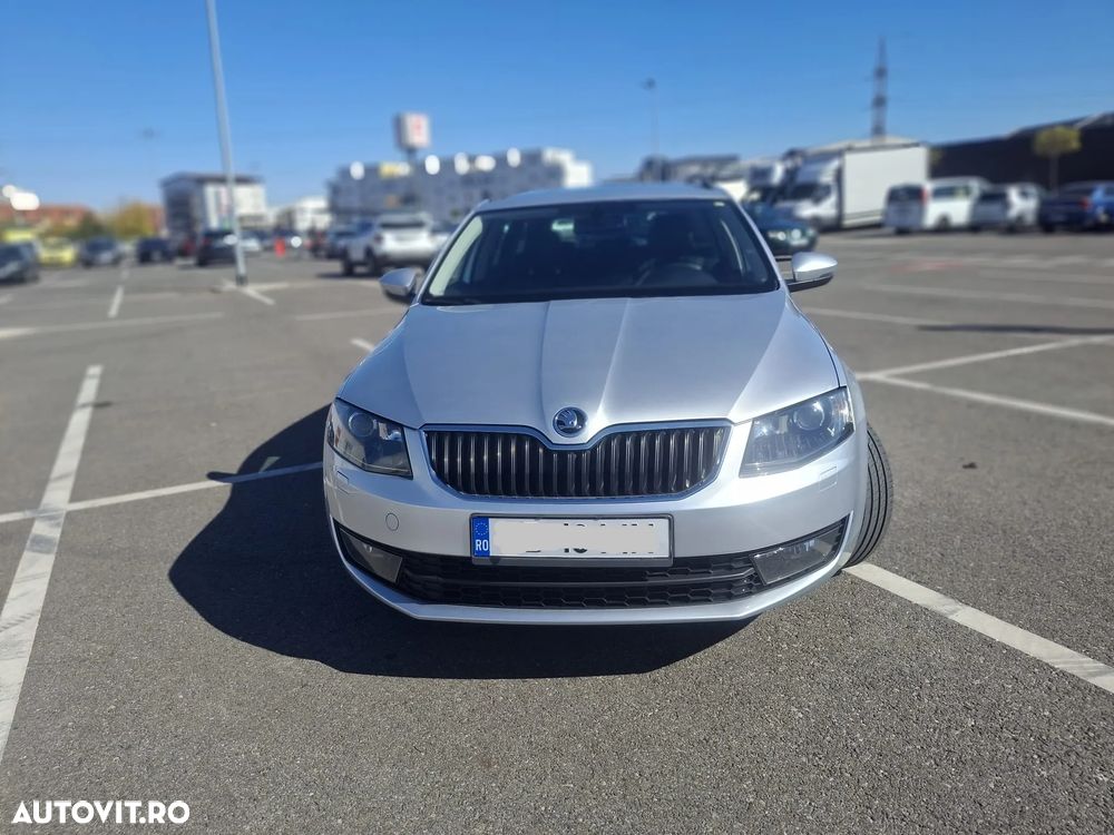 Skoda Octavia 1.6 TDI DSG Style - 2