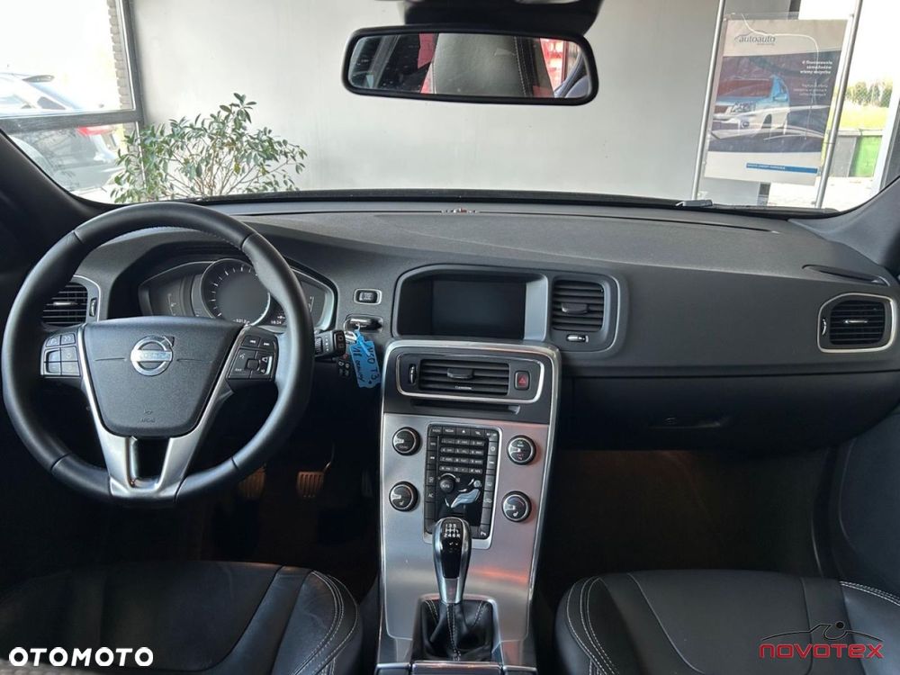 Volvo V60 T3 Momentum - 10
