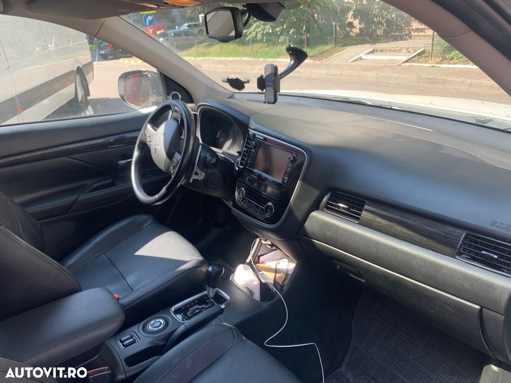 Mitsubishi Outlander 2.2 Litre 4WD DI-D Instyle - 6