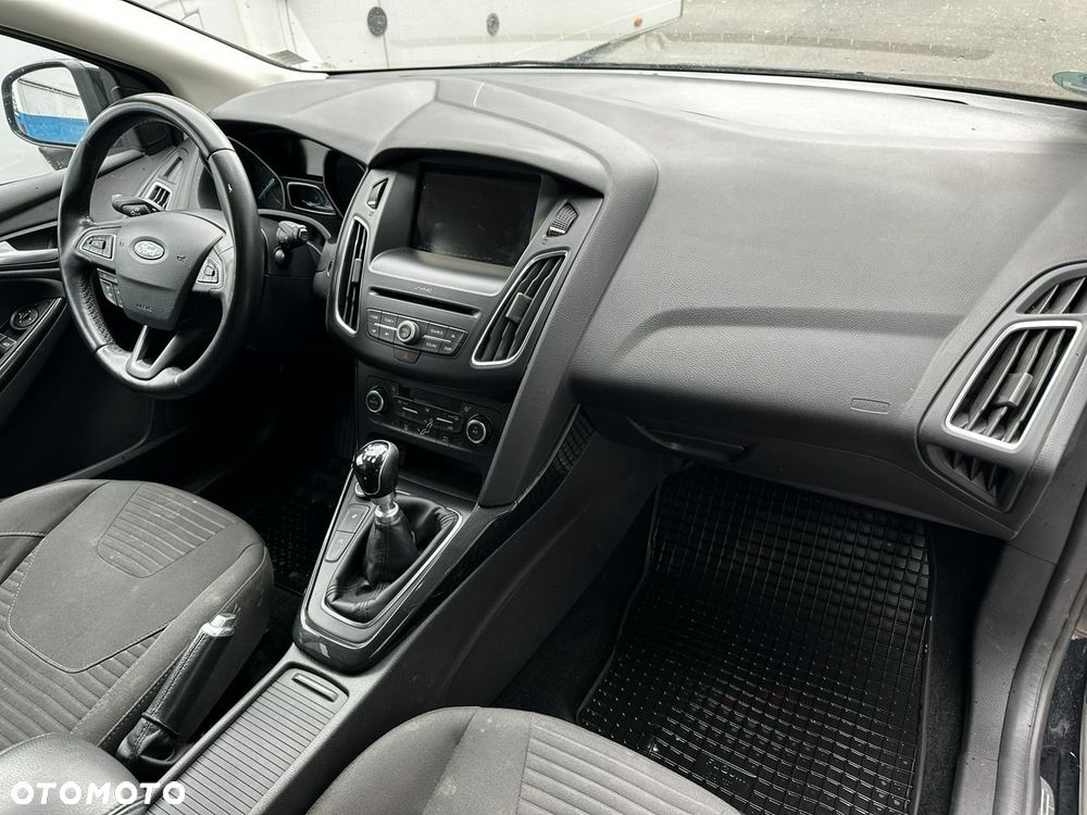 Ford Focus 1.0 EcoBoost Titanium Business - 25