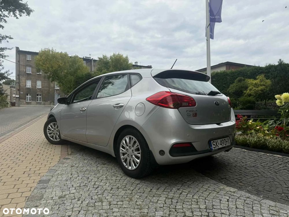 Kia Ceed - 4