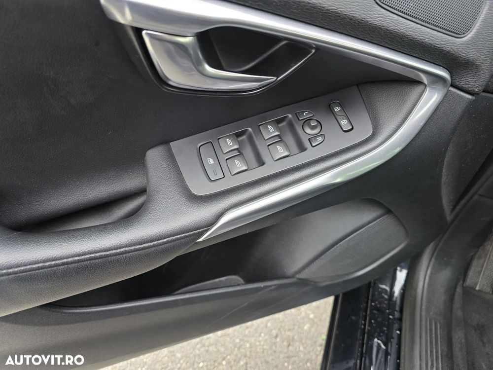 Volvo V40 D2 Aut. Momentum - 11