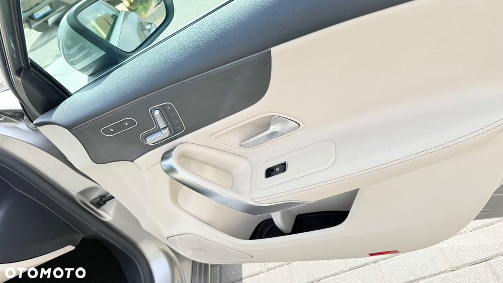 Mercedes-Benz Klasa A 220 4-Matic 7G-DCT - 20