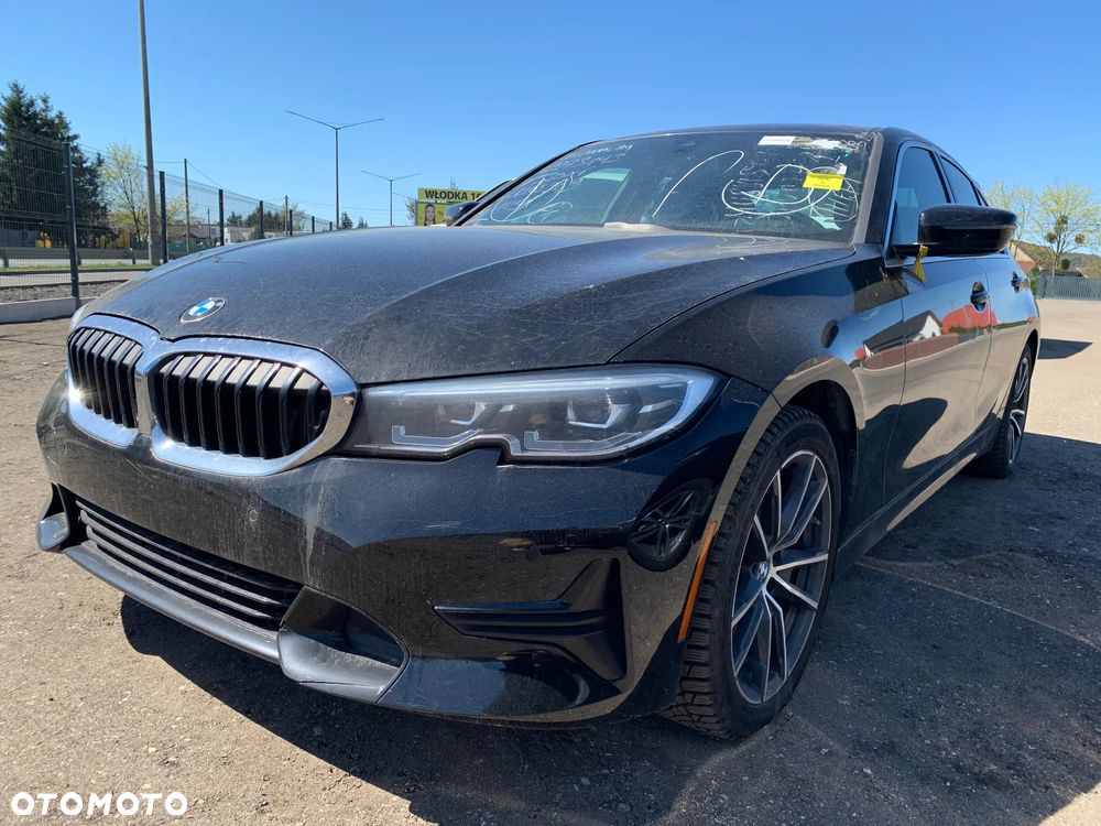 BMW Seria 3 330i xDrive - 9