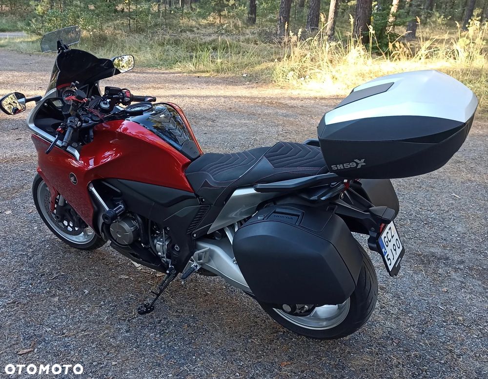 Honda VFR - 8