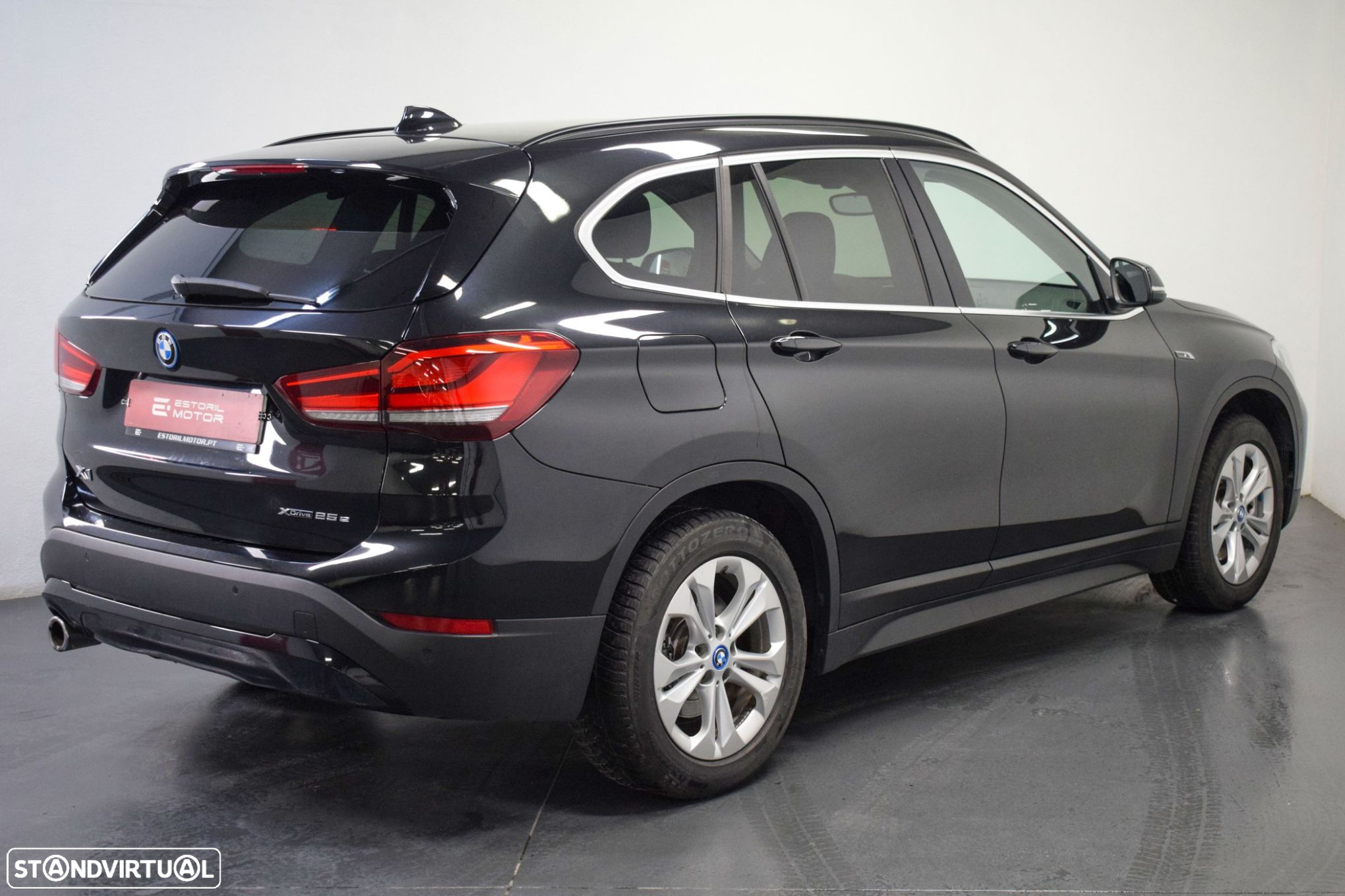 BMW X1 25 e xDrive Corporate Edition - 3