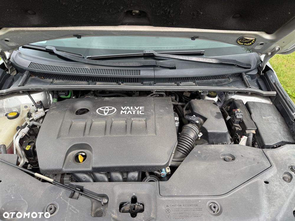 Toyota Avensis 1.8 Sol - 17