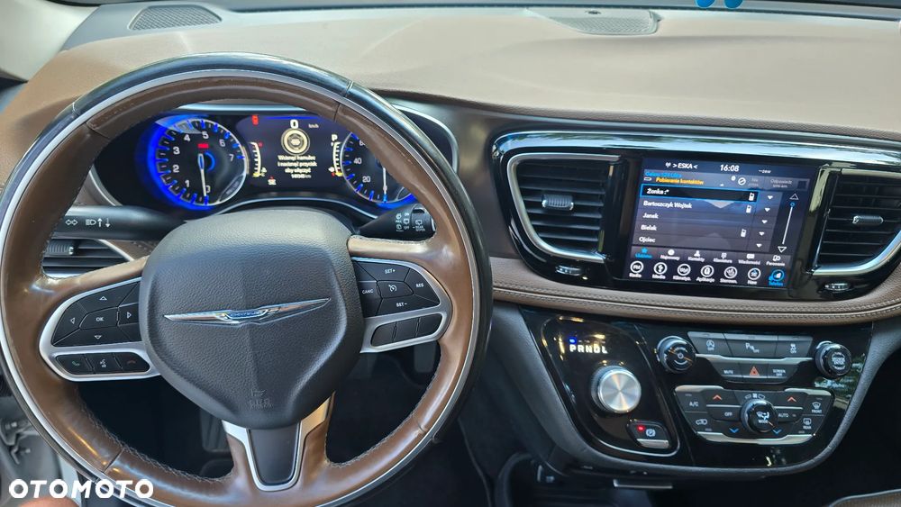 Chrysler Pacifica - 20