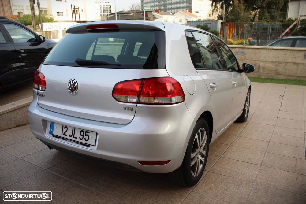 VW Golf 1.6 TDi Highline - 25