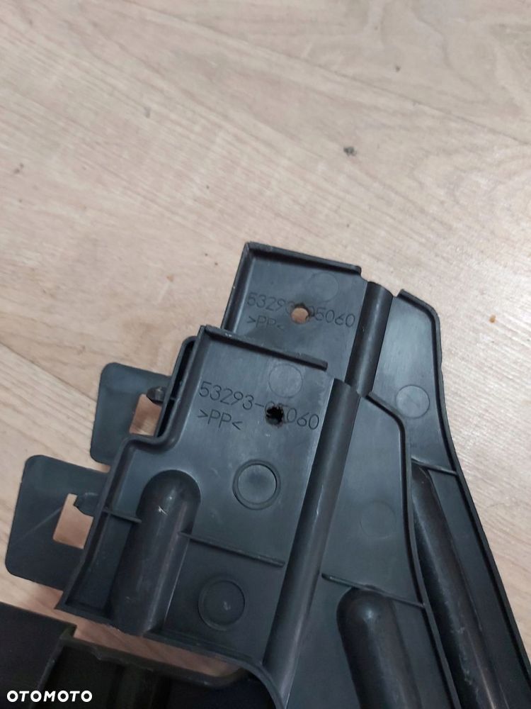 TOYOTA AVENSIS T25 kierownica powietrza prawa 2,0 2,2 d4d - 4
