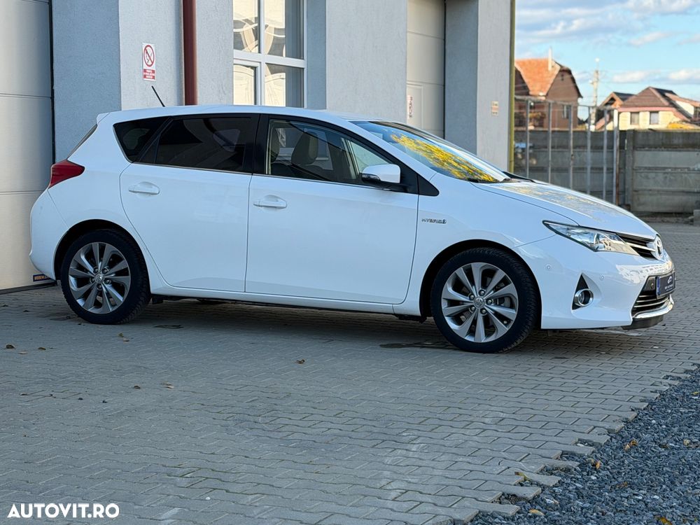 Toyota Auris 1.8 L VVT-i Hybrid Sol + - 11