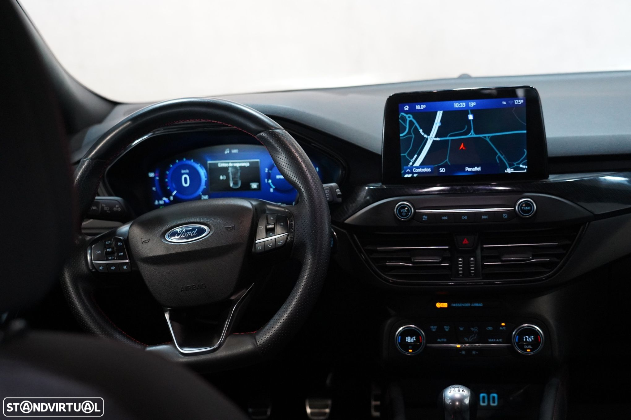 Ford Focus 1.0 EcoBoost ST-Line - 24