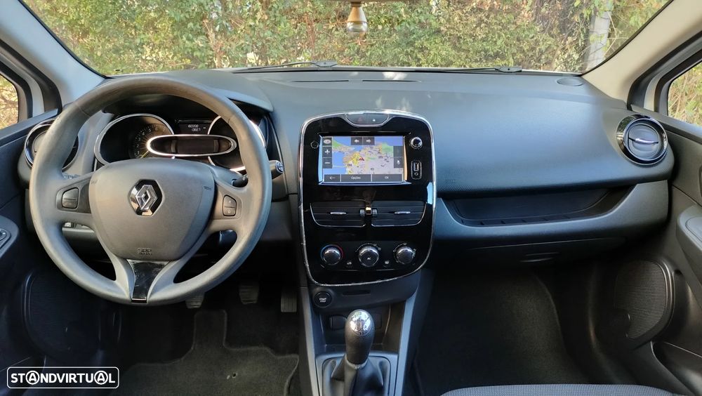 Renault Clio - 12
