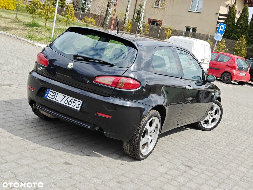 Alfa Romeo 147 1.9 JTD 16V Black Line - 5