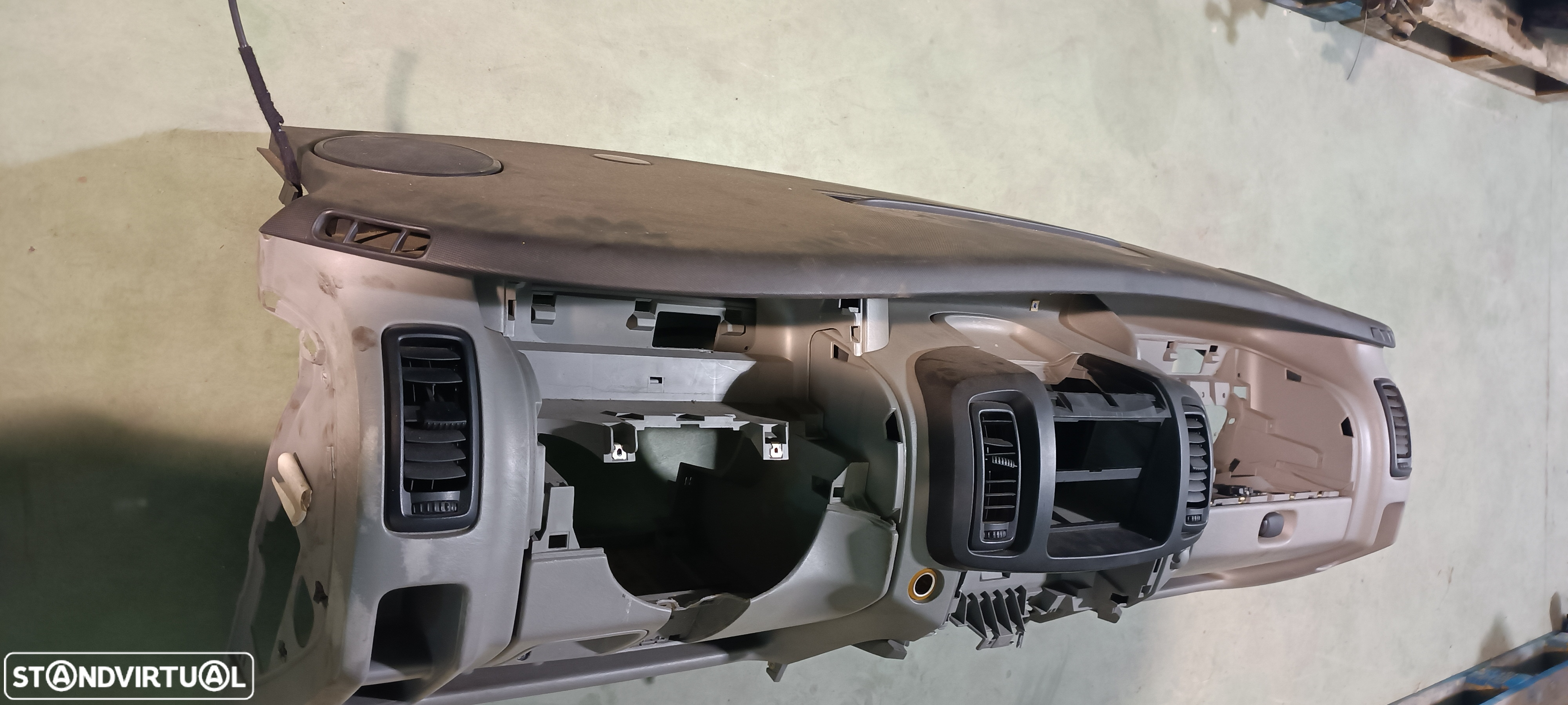 TABLIER COM PORTA LUVAS RENAULT TRAFIC II / OPEL VIVARO - 2