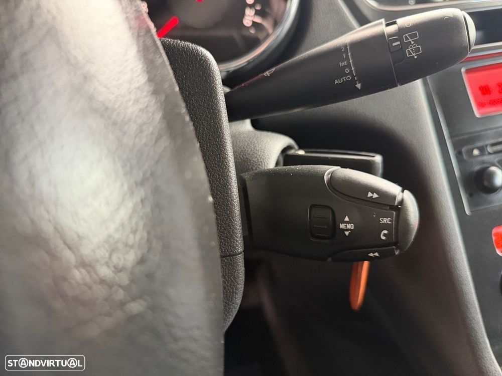 Peugeot 5008 1.6 BlueHDi Style - 17