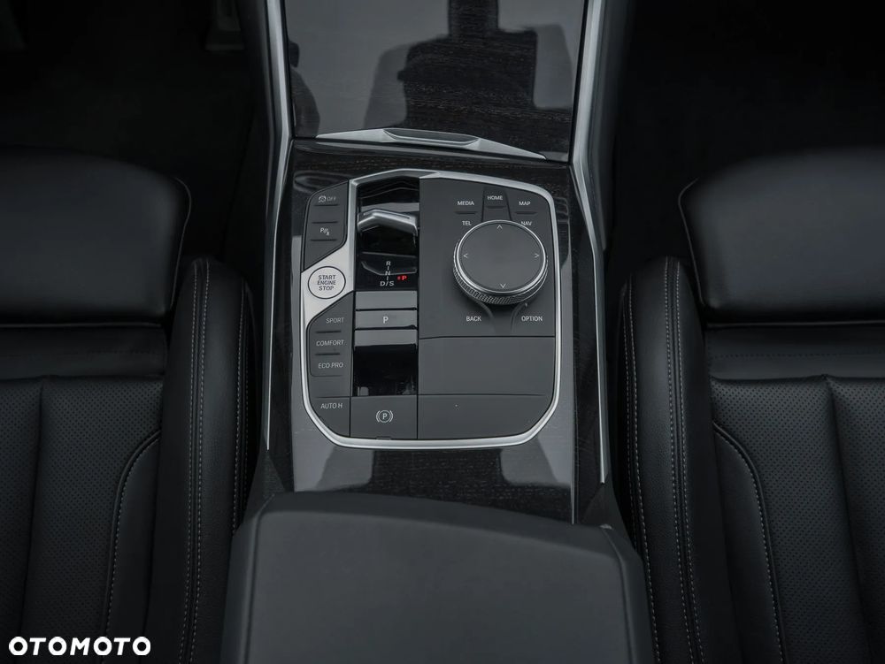BMW Seria 3 320d xDrive Edition M Sport Shadow - 37