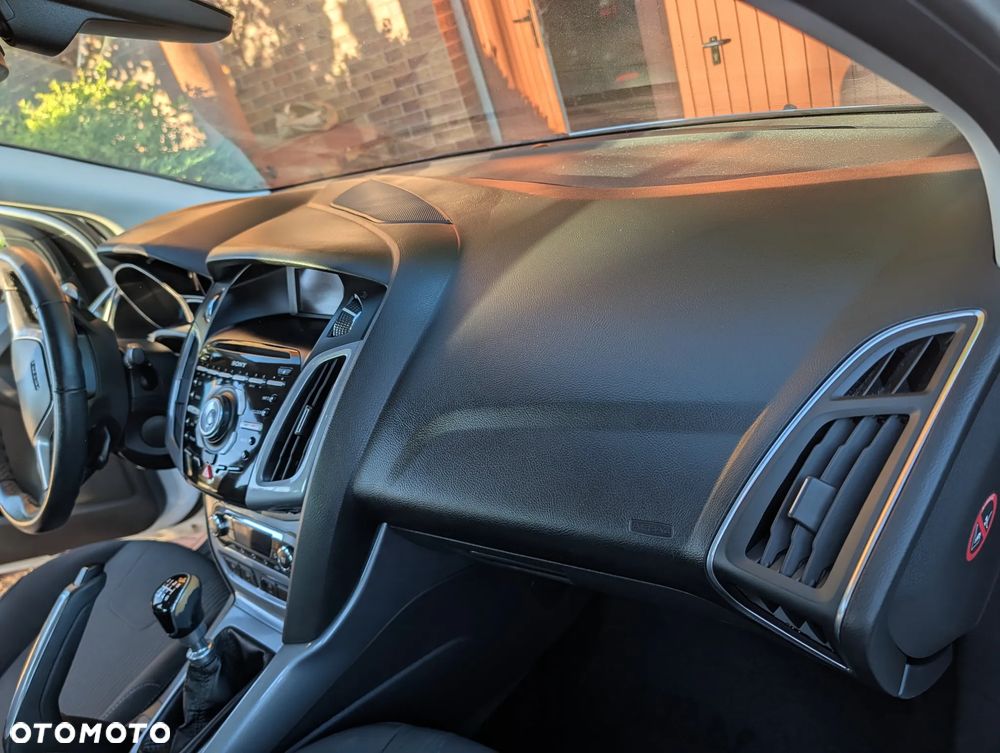 Ford Focus 1.6 EcoBoost Titanium - 19