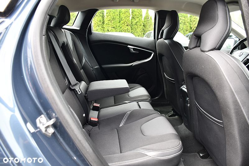 Volvo V40 T2 Drive-E Momentum - 22