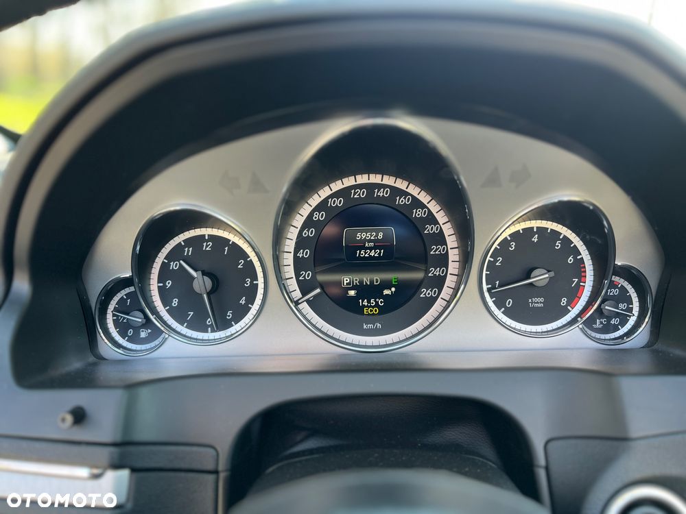 Mercedes-Benz Klasa E 250 BlueEFFICIENCY 7G-TRONIC Avantgarde - 17