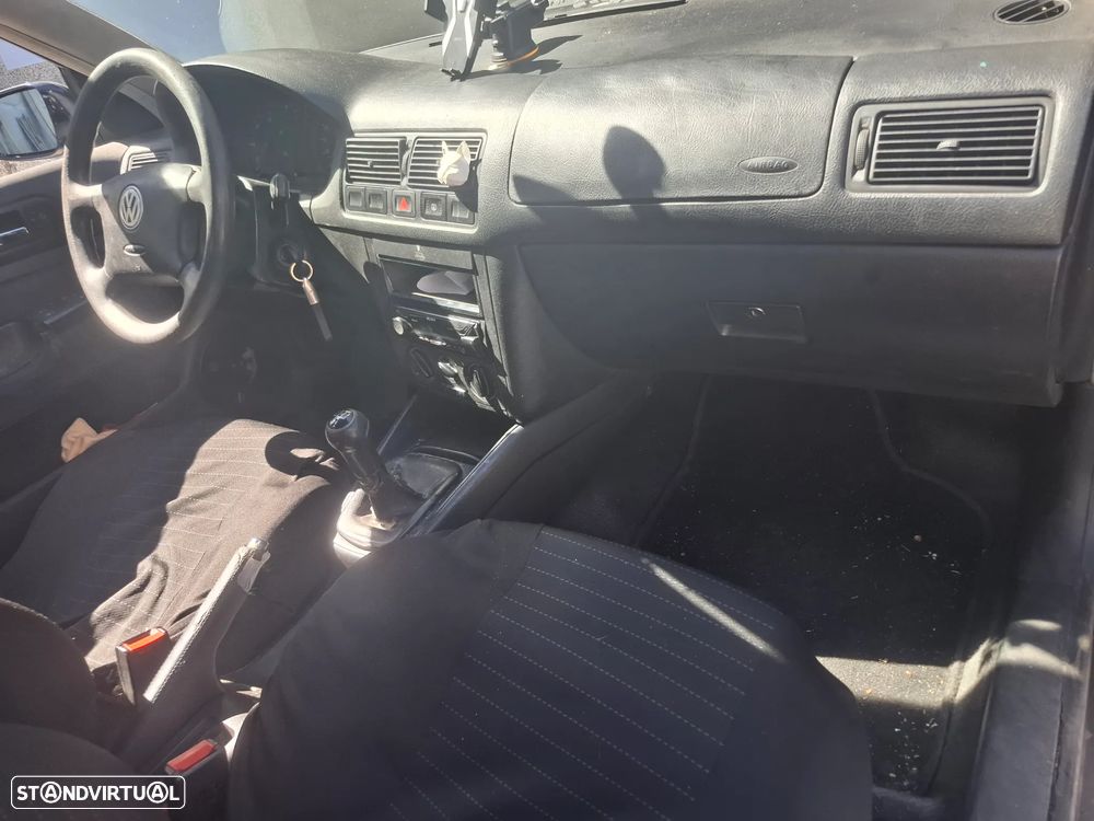 VW Golf - 5