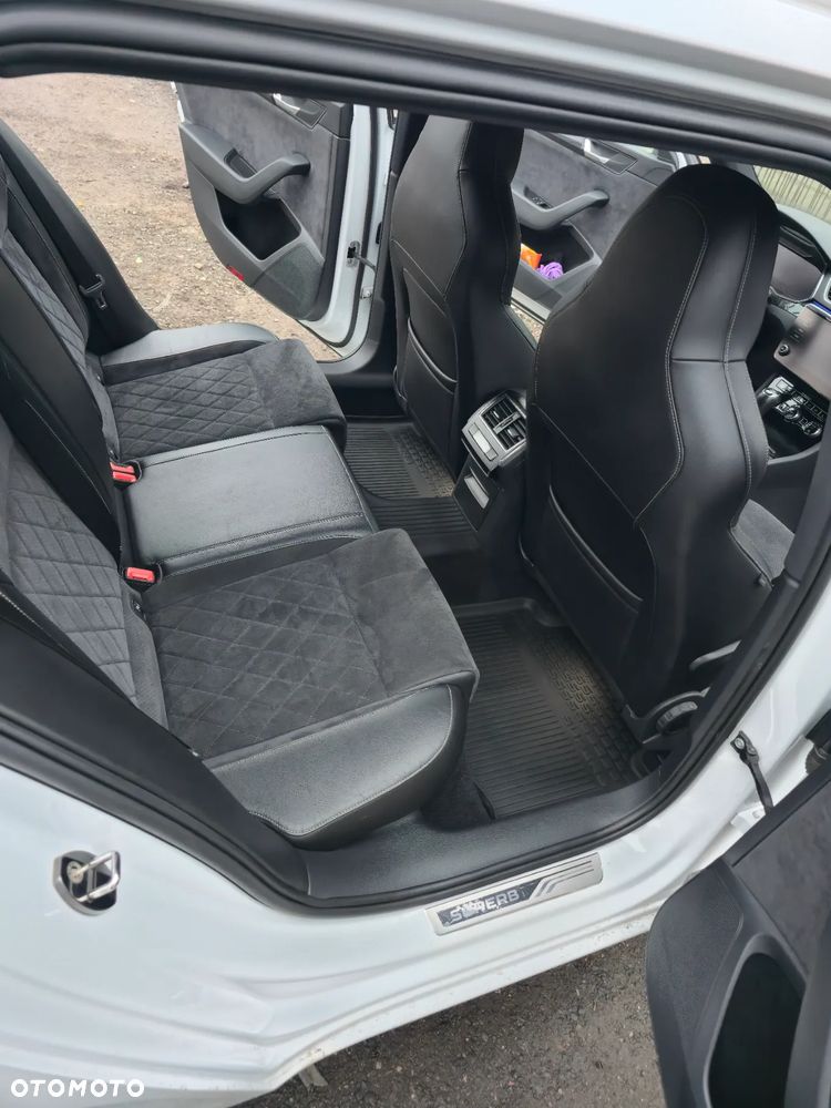 Skoda Superb 2.0 TDI 4x4 Sportline DSG - 34