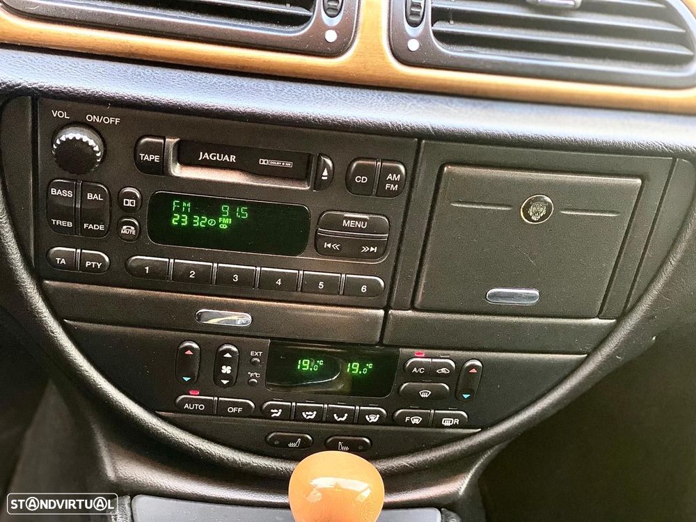 Jaguar S-Type 3.0 V6 Executive Auto. - 27