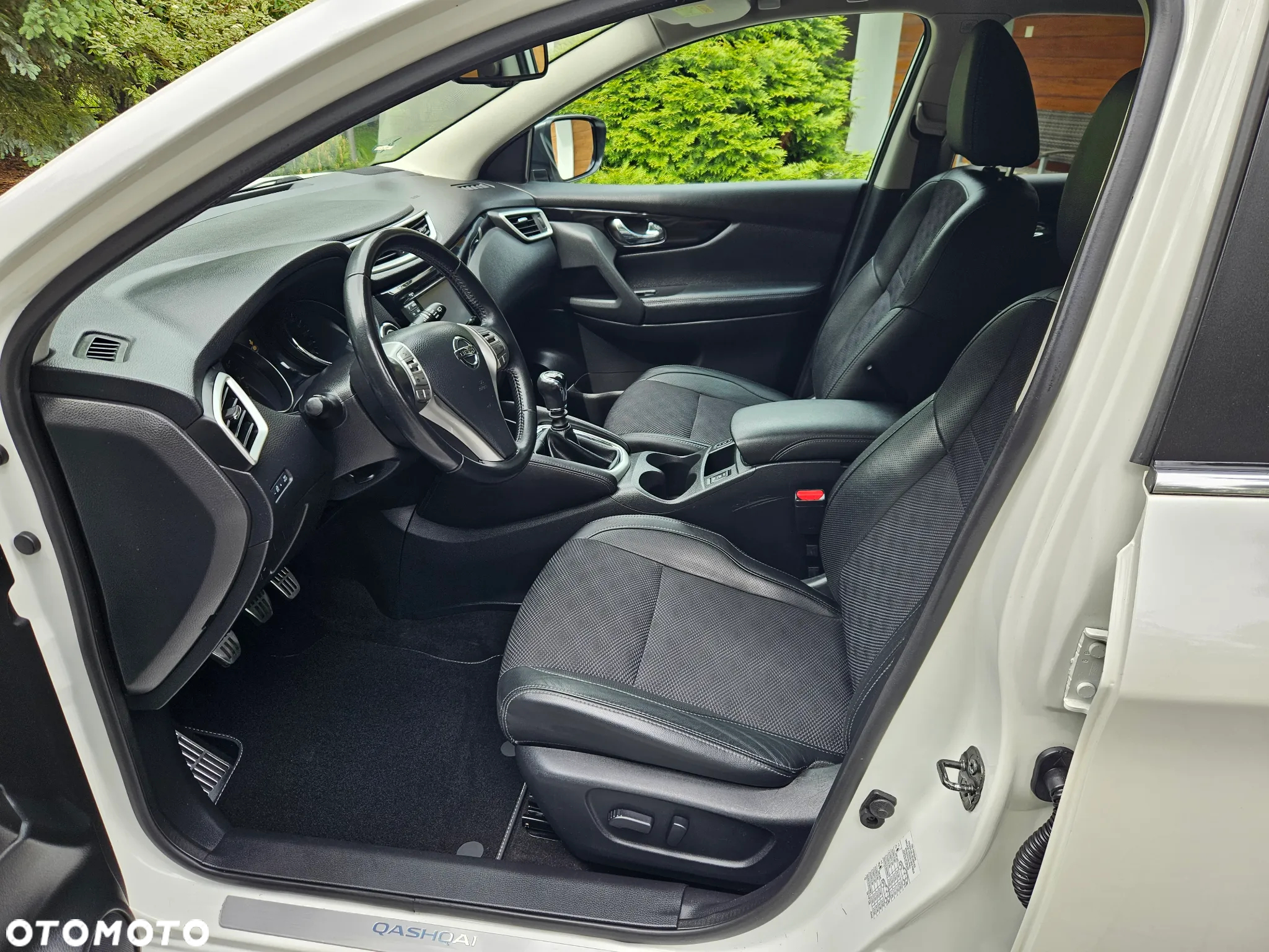 Nissan Qashqai 1.6 DIG-T Tekna - 16