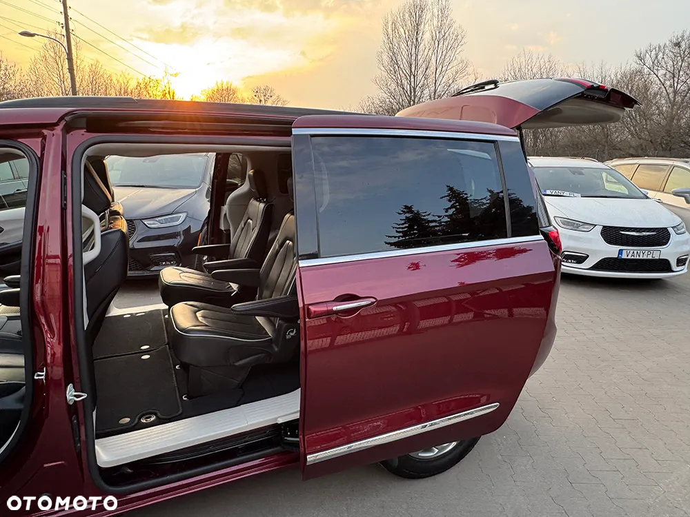 Chrysler Pacifica - 19