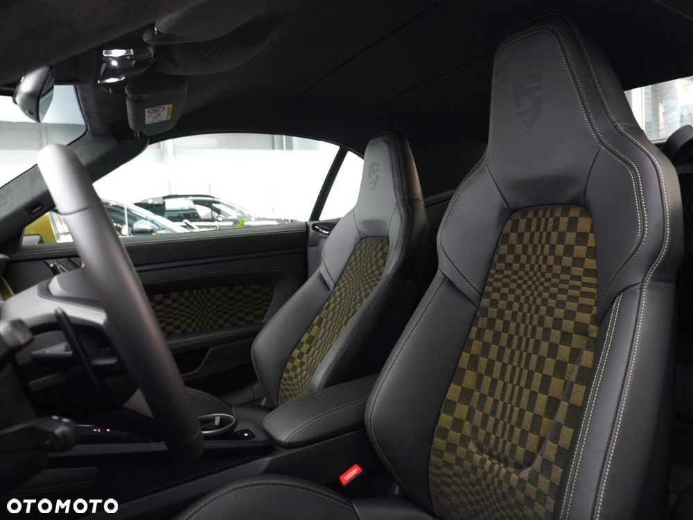 Porsche 911 Carrera T-Hybrid Spirit 70 - 29