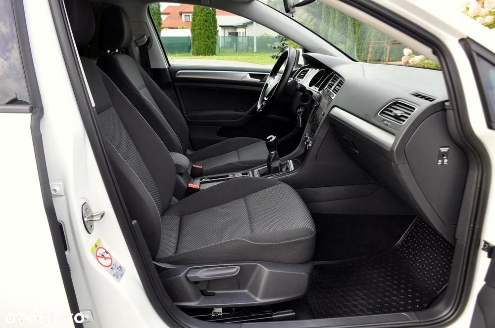 Volkswagen Golf Variant - 17