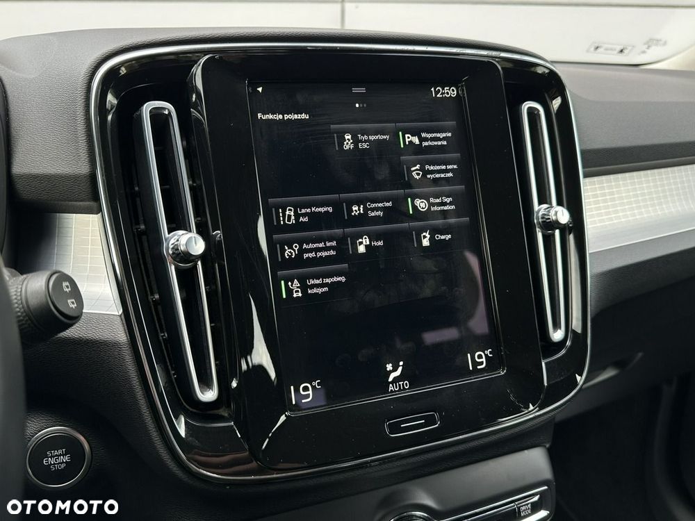Volvo XC 40 - 28