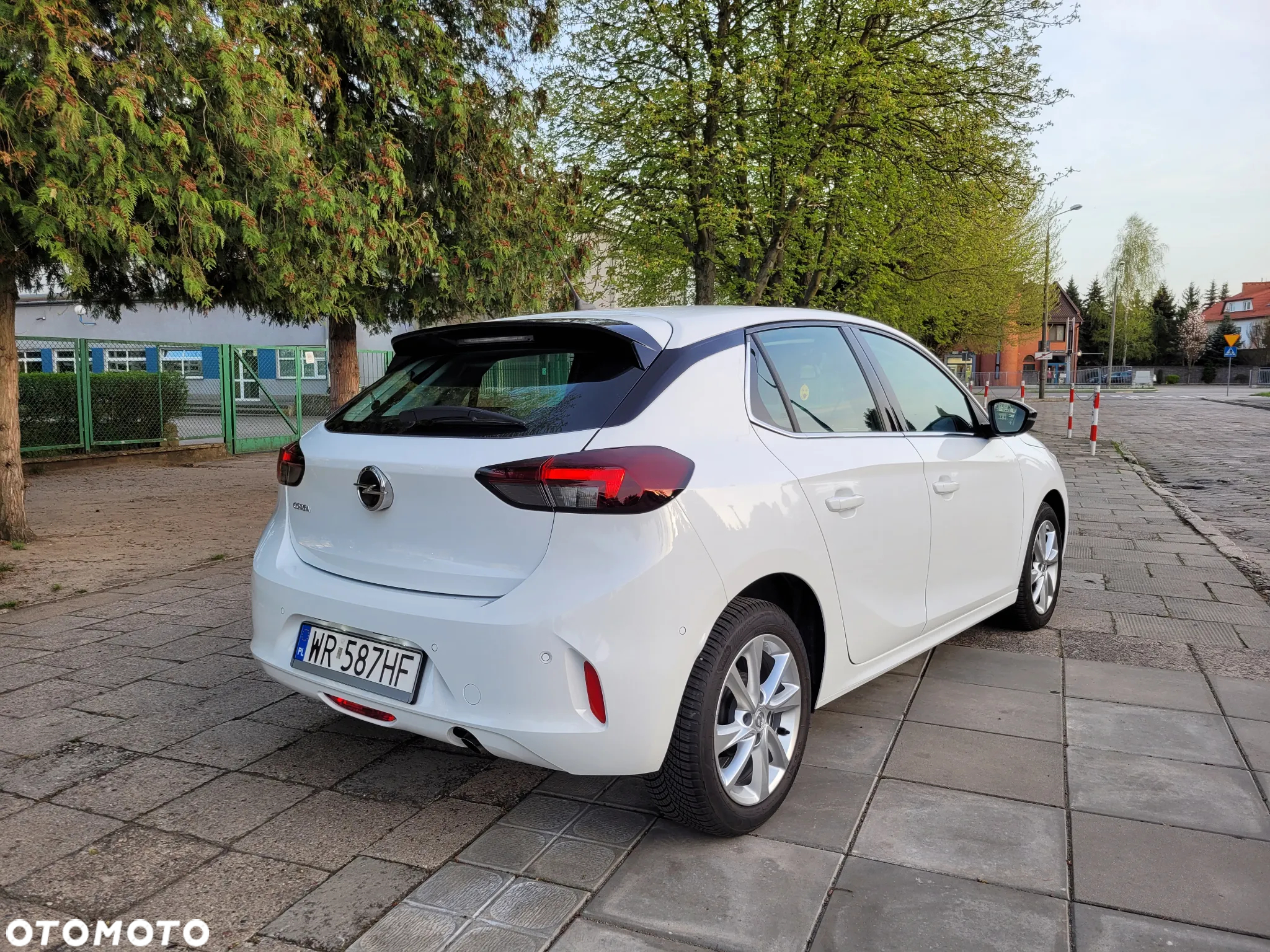 Opel Corsa 1.2 Elegance S&S - 10