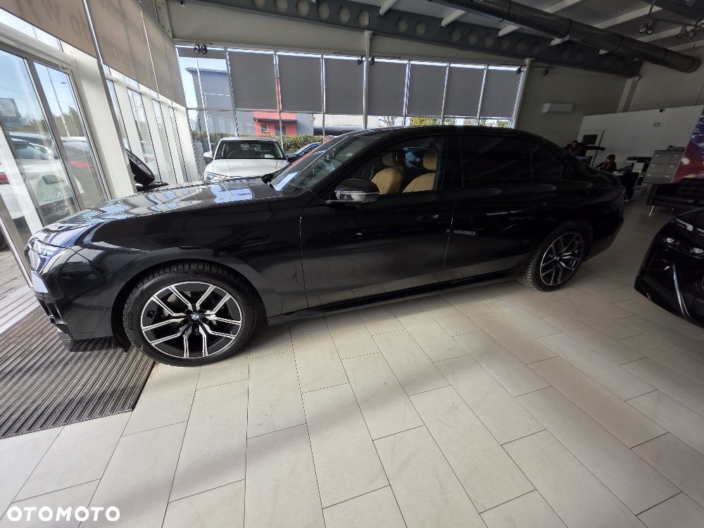 BMW Seria 7 - 30